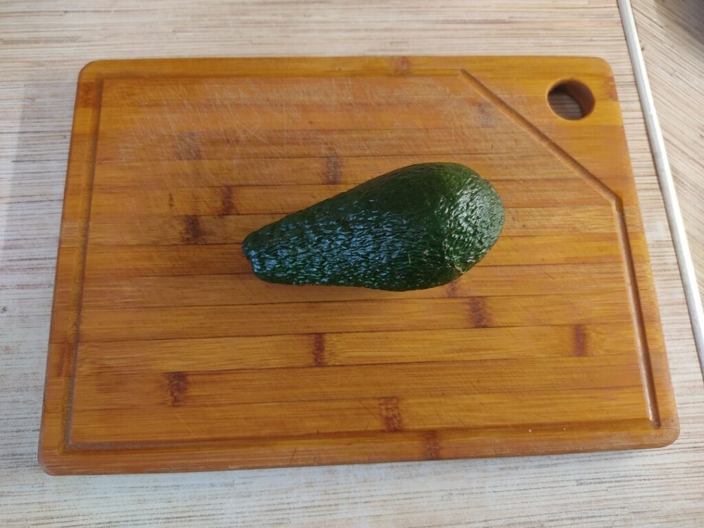 авокадо на доске