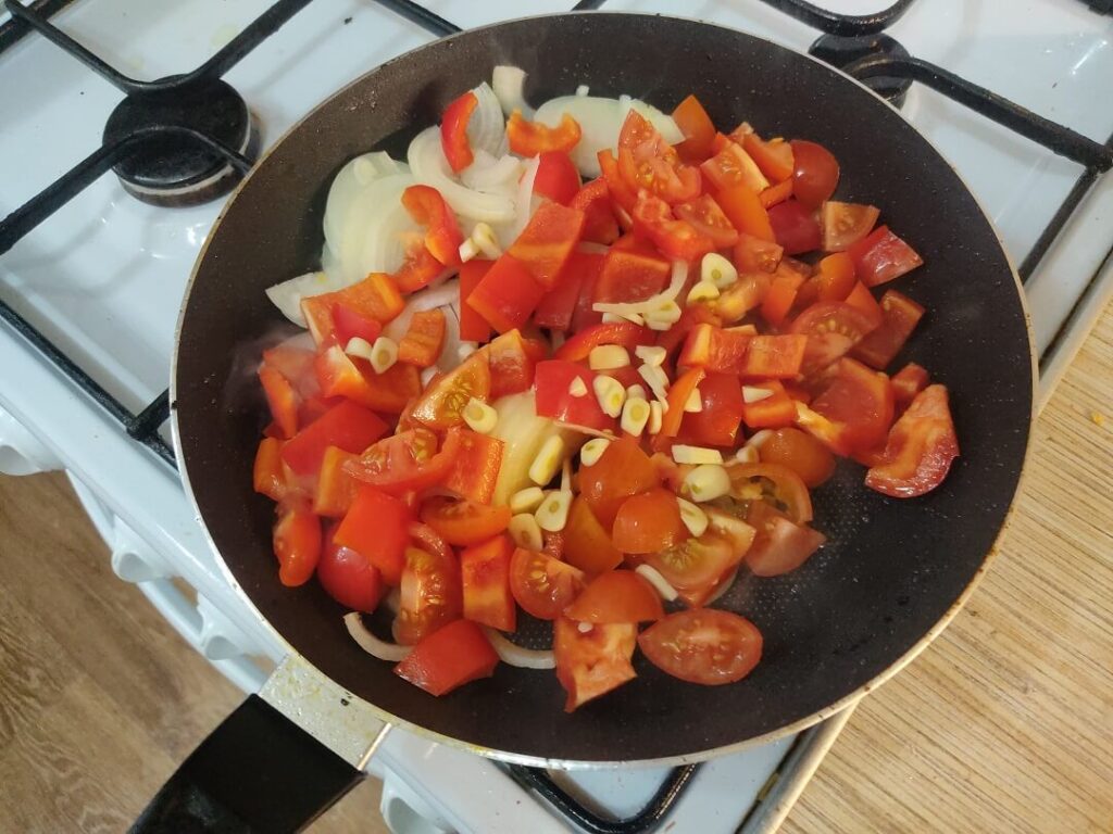 овощи в сковороде