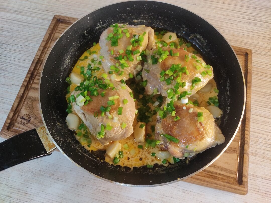 Шкмерули (чкмерули) цыплёнок в сливочно-чесночном соусе